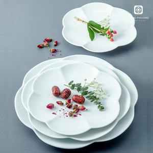 Assiette en céramique personnalisée en forme de fleur de pêcher Nouveau plat en plastique au design classique pour servir la salade/la nourriture dans la cuisine/le restaurant - Product Image 3