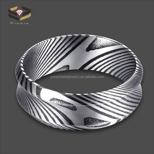 Anillo de <span class=keywords><strong>Boda</strong></span> Personalizado de Acero de Damasco Negro de 8 mm con Engaste Invisible <span class=keywords><strong>para</strong></span> <span class=keywords><strong>Hombre</strong></span> y Mujer - <span class=keywords><strong>Regalo</strong></span> <span class=keywords><strong>para</strong></span> Fiesta de Compromiso o <span class=keywords><strong>Aniversario</strong></span> - Product Image 6