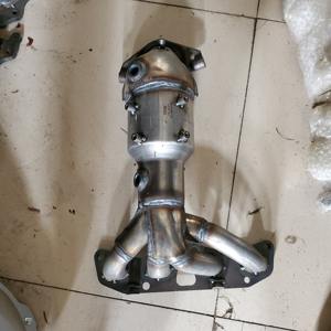 Nissan Patrol Euro5 Katalizörü, Nissan Cedric Oto Yedek Parça Montajı Üç Yollu Katalitik Konvertör <span class=keywords><strong>2</strong></span>.0 <span class=keywords><strong>2</strong></span>.4 <span class=keywords><strong>2</strong></span>.8 - Product Image 4