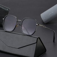 Lunettes de soleil tendance et cool unisexes vintage 2025 avec monture carrée en métal couleur or, lunettes de soleil UV400