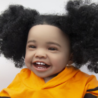 Poupée Reborn de Haute Qualité Personnalisée Avancée Fille Noire Africaine avec un Visage Souriant Poupée Reborn en Silicone Complet pour Cadeau de Fille