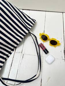 Nouveau Sac Fourre-tout Quotidien en Toile Rayée Grande Capacité pour Femme avec Fermeture Éclair, en Coton PC Économique, Personnalisable avec Logo, Idéal pour la Plage - Product Image 5