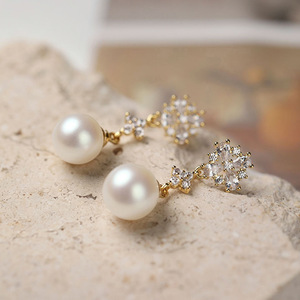 Orecchini pendenti con zirconi a forma di fiocco di neve per donna, gioielli di moda eleganti e delicati - Product Image 5