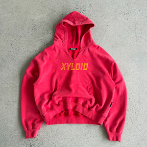 เสื้อฮู้ดดี้โอเวอร์ไซส์สีแดงสำหรับผู้ชาย ดีไซน์แบบวินเทจ ตัดเย็บพิเศษ คอวี แต่งรอยขาด  คุณภาพสูง ขายส่ง - Product Image 2