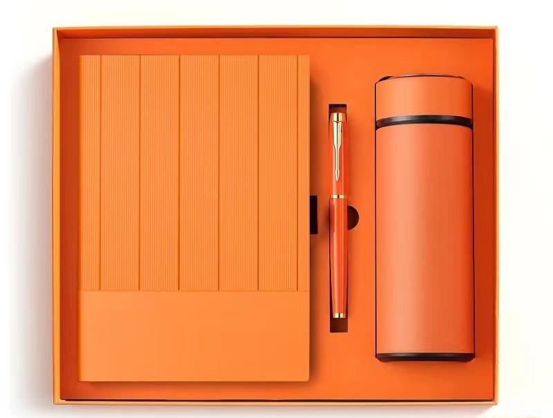 Ensemble orange 3
