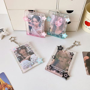 ชุดจี้โพลารอยด์ขนาด 3 นิ้วแบบกำหนดเอง พร้อมที่เก็บการ์ดขนาดเล็กแบบแข็งแรง ทำจากอะคริลิก สำหรับติดกระเป๋าเป้หรือพวงกุญแจ - Product Image 3