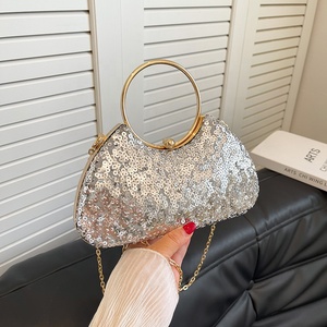 Tracolla clutch rosa lucida da donna con manico ad anello borsa a catena - Product Image 5