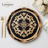 Assiette de présentation réutilisable en plastique bicolore noir et or, motif floral sculpté, pour décoration de table de luxe