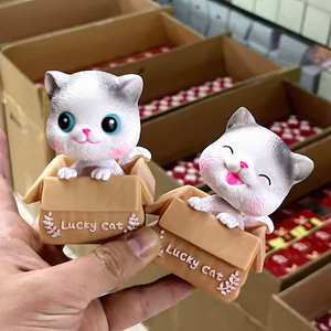 Figurine de chat porte-bonheur en résine pour voiture, décoration de console centrale, fabriquée en Chine - Product Image 4