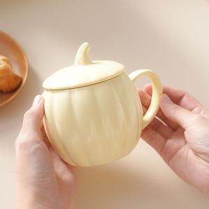 Mug/gobelet en céramique créatif en forme de citrouille, idéal pour Instagram, avec couvercle, adapté à la maison, au café, au lait ou au petit-déjeuner. - Product Image 3