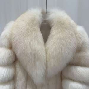 Grazioso Cappotto Corto con Colletto di Mirtillo, Colore <span class=keywords><strong>Beige</strong></span> Chiaro, Cappotto in Pelliccia di Volpe Personalizzato per Donne - Product Image 5