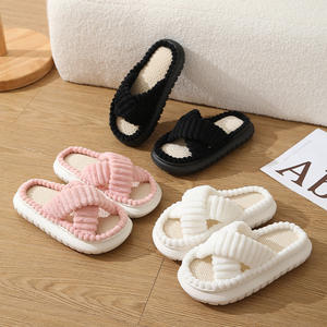 Nouvelles pantoufles unisexes personnalisées en lin et chanvre, sandales d'intérieur respirantes à brides croisées, pantoufles de massage en EVA pour la maison et la chambre, pantoufles d'hiver - Product Image 3