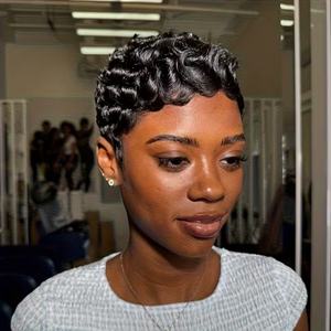 Peluca de Cabello Humano Remy Corto Estilo Pixie, Color Negro, Ondulado a Máquina, Estilo Chioma, Longitud Reservada, Peluca Adecuada - Product Image 3