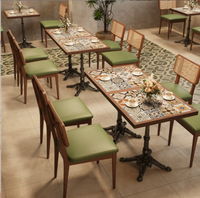 Table de salle à manger de style tropical d'Asie du Sud-Est, stable, pour hôtel et restaurant, avec structure en acier inoxydable et plateau en carreaux de céramique