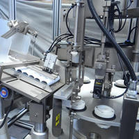 Machine de remplissage électrique automatique haute précision pour liquides, crèmes, pâtes et gels, en acier inoxydable SUS304, contrôlée par PLC avec volume réglable