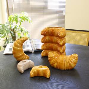 Porte-bougie créatif en forme de croissant, ornement de table, design alimentaire pour la maison et l'hôtel - Product Image 2