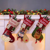 Figurine 3D en tissu vert avec dessus en peluche, motif Gnome, Bonhomme de neige, Renne, pour décoration de Noël à suspendre à l'arbre