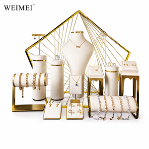 WEIMEI - Expositor de Joyería de Lujo en Microfibra Beige con Base Metálica para Collares, Anillos, Pendientes y Pulseras - Product Image 1