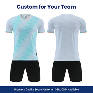 Maillot de football personnalisé en polyester maillé avec logo, nom et numéro, fabrication OEM en gros - Product Image 1