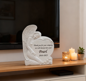 Escultura Memorial Personalizada, Anjo Dormindo de Resina Branca com Asas em Base de Coração, Lembrança Artesanal, Presente de Condolências Personalizado - Product Image 5