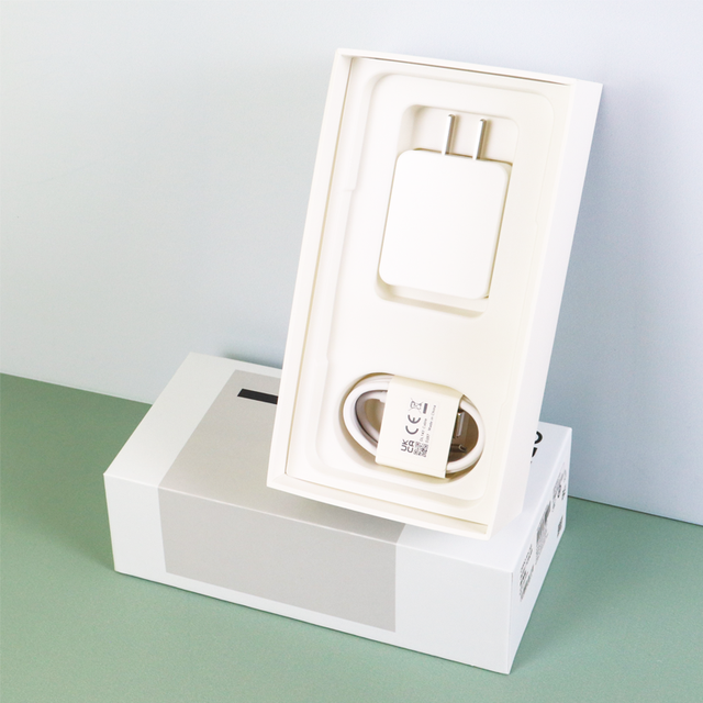 High Quality Rigid Box Embossed Sponge Lined Charger Cable Gift Box Mobile Phone Accessories Reusable Type-C Fast Charging USB