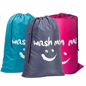 Vente en gros de grand sac à linge en nylon et polyester Oxford imprimé de logo personnalisé avec cordon de serrage sac à linge écologique et portable lavable - Product Image 1