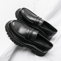 Mocassins pour hommes abordables, style britannique, décontractés, brillants, à enfiler, à semelles épaisses, rehaussants, grandes tailles, pour le commerce international