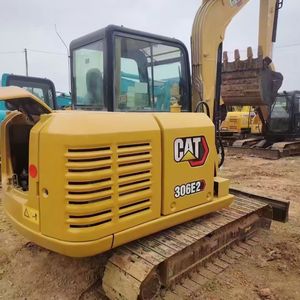 Pelle sur chenilles Caterpillar 306 d'occasion Poids en service de 5 tonnes Modèle 2016 Composants du godet à noyau de 0.19m incluant Cummins - Product Image 2