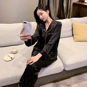 All'ingrosso <span class=keywords><strong>da</strong></span> <span class=keywords><strong>donna</strong></span> con elastico in vita di ghiaccio tessuto di seta tessuto pigiama Set manica lunga <span class=keywords><strong>abbigliamento</strong></span> per la <span class=keywords><strong>casa</strong></span> per il Design stampato - Product Image 2