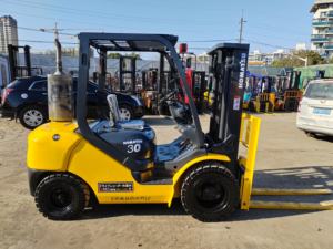 מלגזה משומשת מדגם קומטסו <span class=keywords><strong>FD30</strong></span>, 3-3.5 טון, מיובאת, דיזל, עם הנעה כפולה ותורן תלת-שלבי, ממכירה ישירה בשנחאי. - Product Image 6