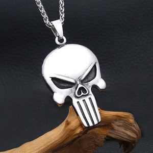 Yunnique - Collar con colgante de acero inoxidable con máscara de calavera Punisher para hombre, cadena de hueso de dragón de 60 cm - Product Image 1
