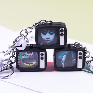 Vintage divertido Horror rencor Mini Tv llavero colgante simula juguete Tv caso colgante llavero regalo de Halloween - Product Image 2