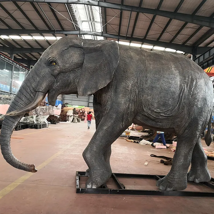 Animal de simulação de elefante africano ânimatronico, estacionamento de animais