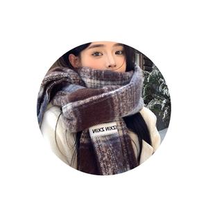 ผ้าคลุมไหล่ยาวลายสก็อตสำหรับผู้หญิง สไตล์มุสลิม ฤดูใบไม้ร่วง ฤดูหนาว แบบใหม่ สไตล์เกาหลี อเนกประสงค์ ผ้าแคชเมียร์ ดีไซน์หลากสี ให้ความอบอุ่น - Product Image 5