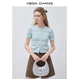 <span class=keywords><strong>Cardigan</strong></span> VEGA CHANG a Maniche Corte <span class=keywords><strong>Blu</strong></span> Chiaro con Collo Tondo e Lavorazione a Trecce per Donne, Dettaglio a Righe Dorate Metallizzate, Chiusura con Bottoni Frontali - Product Image 4