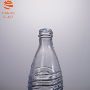 Botellas de Vidrio Ondulado Personalizadas al por Mayor de 500 ml, 700 ml y 750 ml para Ron, Vodka y Ginebra de Marca con Corcho - Product Image 3