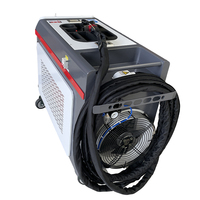 Machine de nettoyage au laser pulsé refroidie à l'eau industrielle, nettoyeur laser pulsé 500W avec refroidisseur intégré pour l'élimination de la rouille lourde