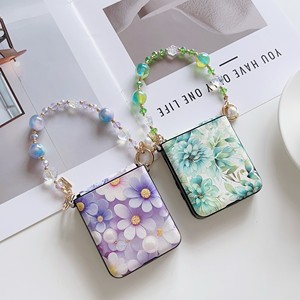 เคสโทรศัพท์พับได้รูปดอกไม้ที่ละเอียดอ่อนสดใหม่พร้อมโซ่แขวนใช้ได้กับ <span class=keywords><strong>Samsung</strong></span> Z <span class=keywords><strong>flip</strong></span> VIVO Huawei Xiaomi Moto OPPO - Product Image 2