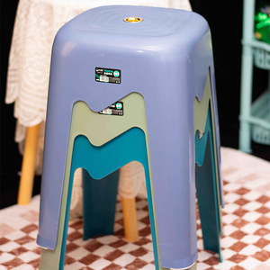 Taburetes de Bar de Plástico, Reforzados, Duraderos, Tamaño Adulto, Diseño Minimalista, para Uso Doméstico y Comercial - Product Image 4