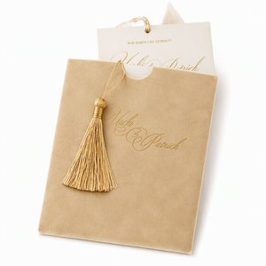 Sobre Rectangular de Terciopelo de Lujo Personalizado con Acabado Espejo Dorado, Troquelado, con Borlas y Letras Temáticas para Cumpleaños, Baby Shower, Boda - Product Image 3