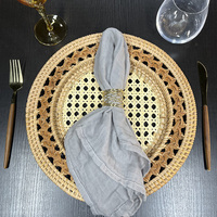 Assiettes de chargeur en faux rotin chargeur de plaque en rotin rond pour le dîner Plaid décoratif pour les événements et les fêtes lavage blanc