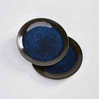 Assiette de table en céramique bleu foncé, design luxueux à glaçure réactive, vente chaude, assiette de table moderne pour restaurant et maison