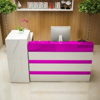 Bureaux de réception pour entreprises, hôtels, magasins de détail, design moderne simple noir et blanc, écologiques, durables, hauteur 110 cm