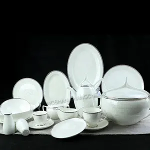 Set di stoviglie OEM ODM set di stoviglie con decalcomanie quadrate semplici all'ingrosso 66 pezzi più economici set da pranzo rotondo vendita del negozio