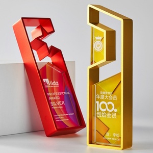 Trofeo <span class=keywords><strong>in</strong></span> Cristallo con Bordo <span class=keywords><strong>in</strong></span> Lega di Zinco Personalizzabile con Incisione Laser 3D per Eventi Aziendali - Product Image 1