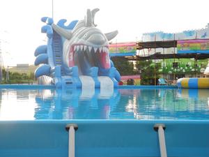 Phổ biến trên mặt đất di động chất lượng cao Inflatable cá mập trượt nước 8*4.5m vật liệu PVC cho khung kim loại hồ bơi công viên nước - Product Image 4