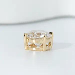 Ciondolo personalizzato con diamanti coltivati in laboratorio in oro giallo 18 carati con taglio rotondo da 1ct