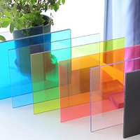 Panneau en polycarbonate solide haute résistance aux chocs, haute transmission lumineuse, résistant aux intempéries, léger et pliable