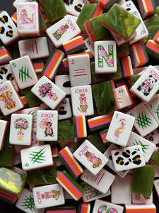 WILD ONES Mahjong Tiles 160Pcs Eco-Friendly Luxury Engraved American Mahjong Set with Folding Legs 4-Player Green Jade Style - Product Image 4