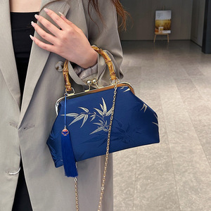 Chinese Style Shell Bag Bamboo Handle Green Leaf Pattern Chain Tassel Crossbody Bag For Women - Product Image 2